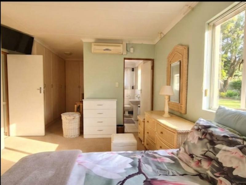 4 Bedroom Property for Sale in Hartenbos Heuwels Western Cape